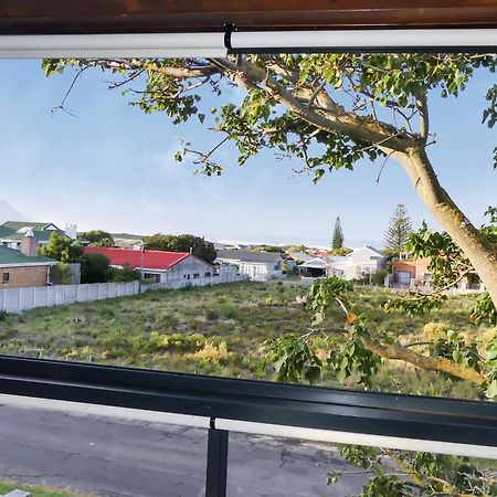 Shalom Self Catering Hotel Kleinmond Exterior photo