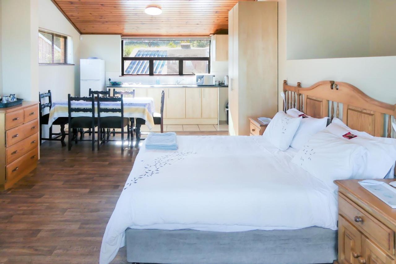 Shalom Self Catering Hotel Kleinmond Exterior photo