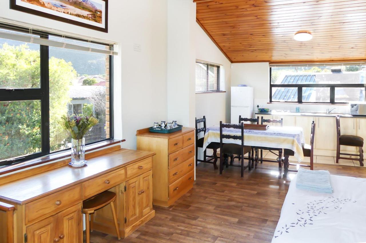 Shalom Self Catering Hotel Kleinmond Exterior photo